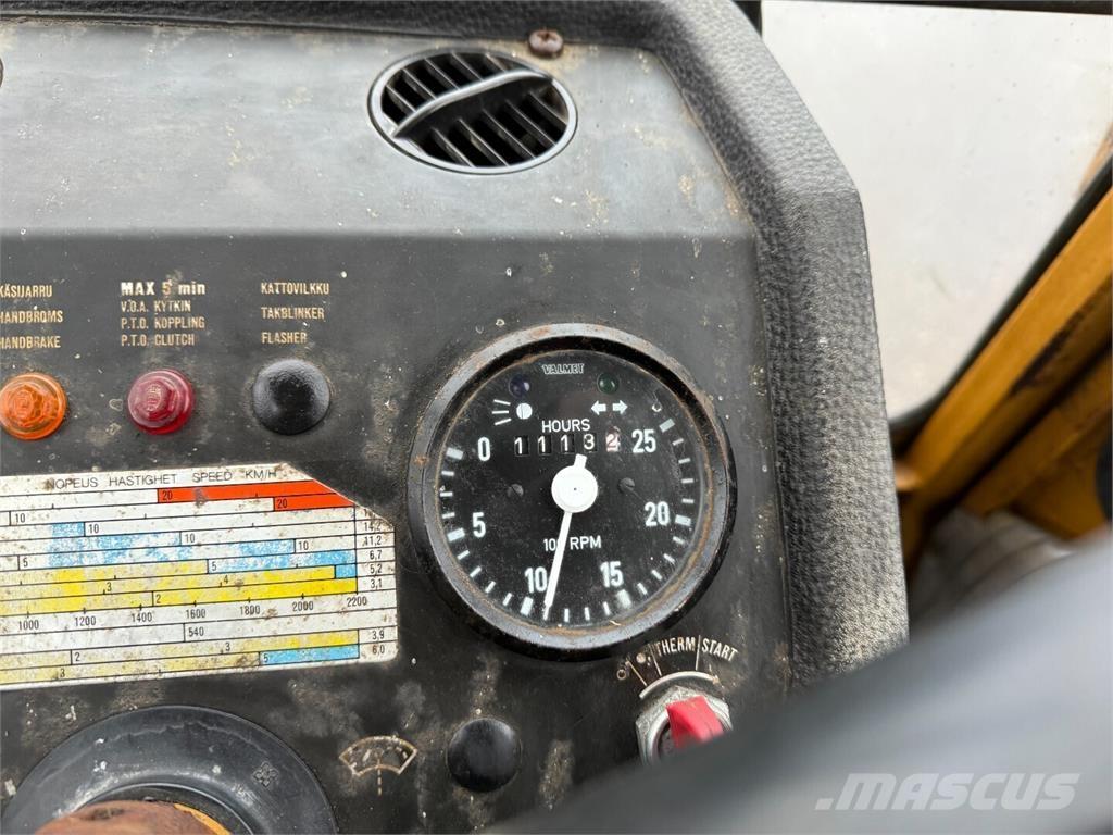 Valmet 702S Traktörler