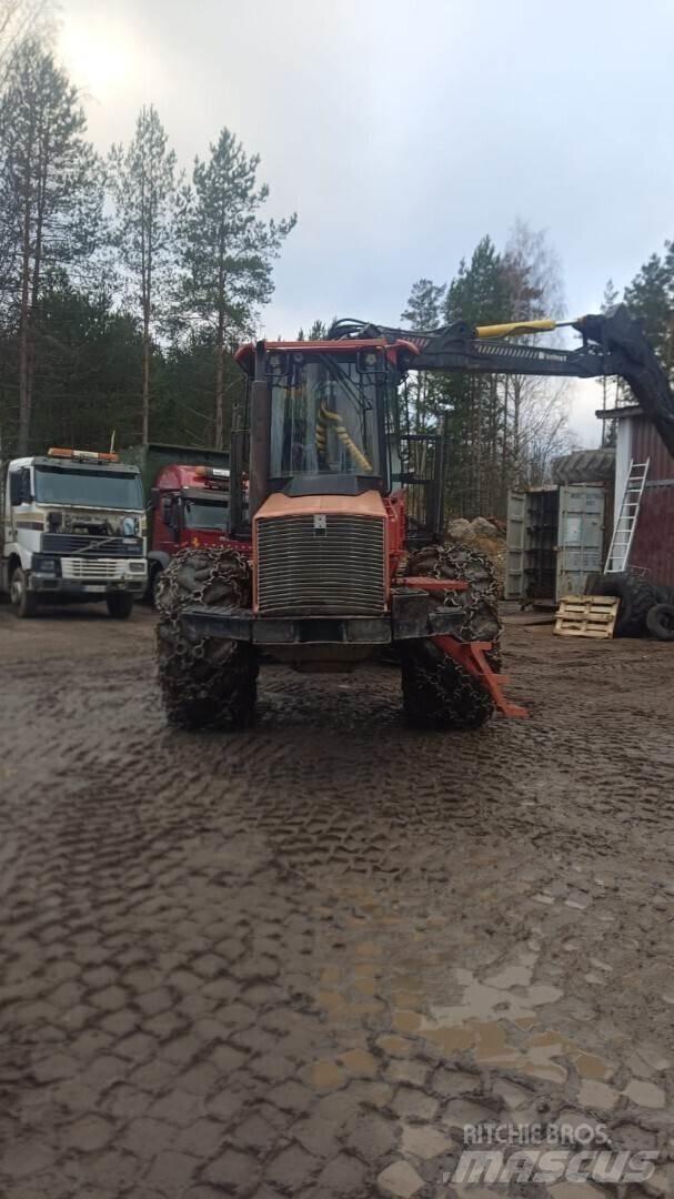 Valmet 840.3 Tomruk yükleyici traktörler