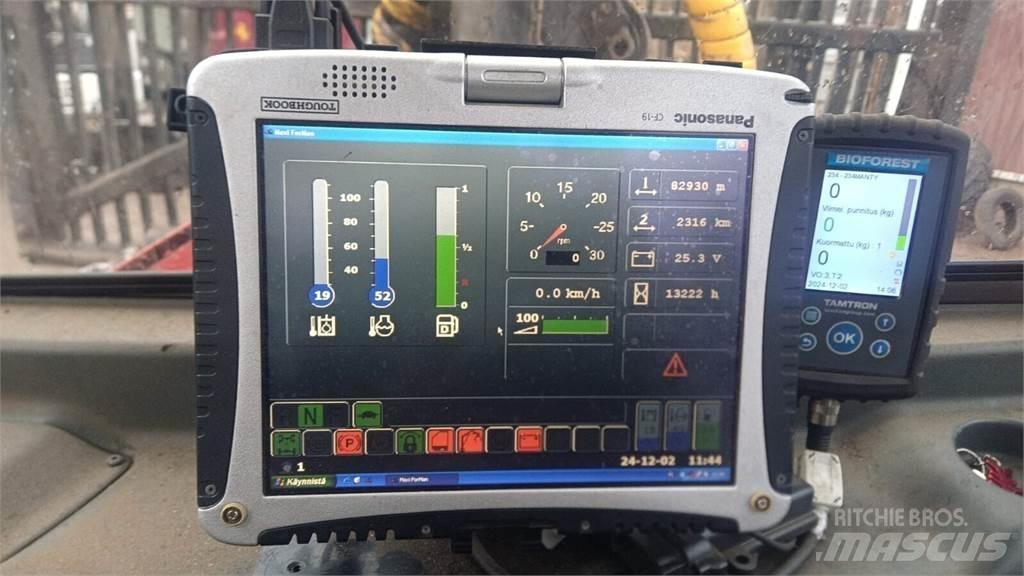 Valmet 840.3 Tomruk yükleyici traktörler