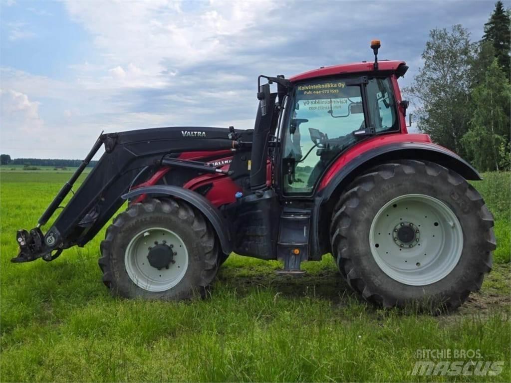 Valtra T144 Versu Traktörler