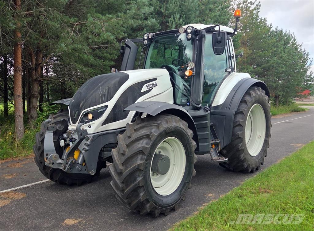 Valtra T254 Versu Traktörler