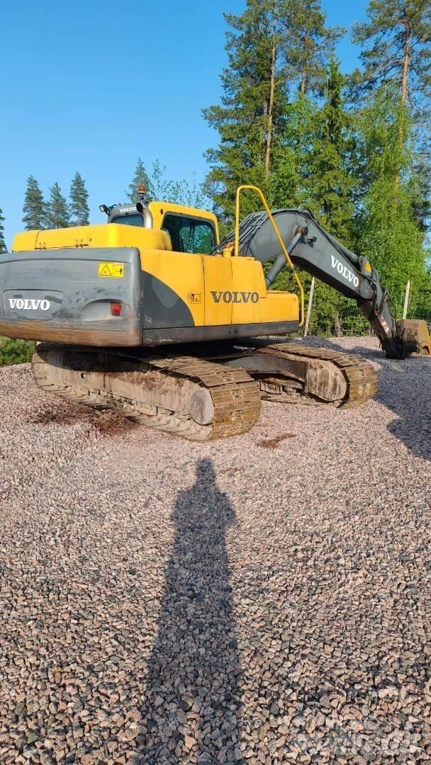 Volvo 210 B Paletli ekskavatörler