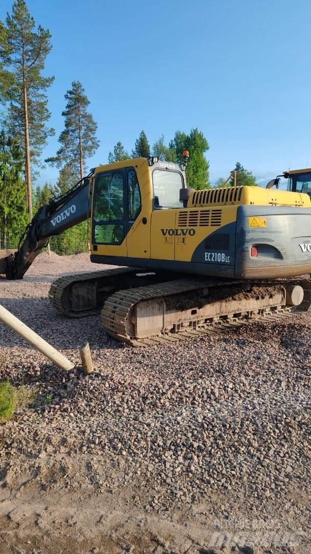 Volvo 210 B Paletli ekskavatörler