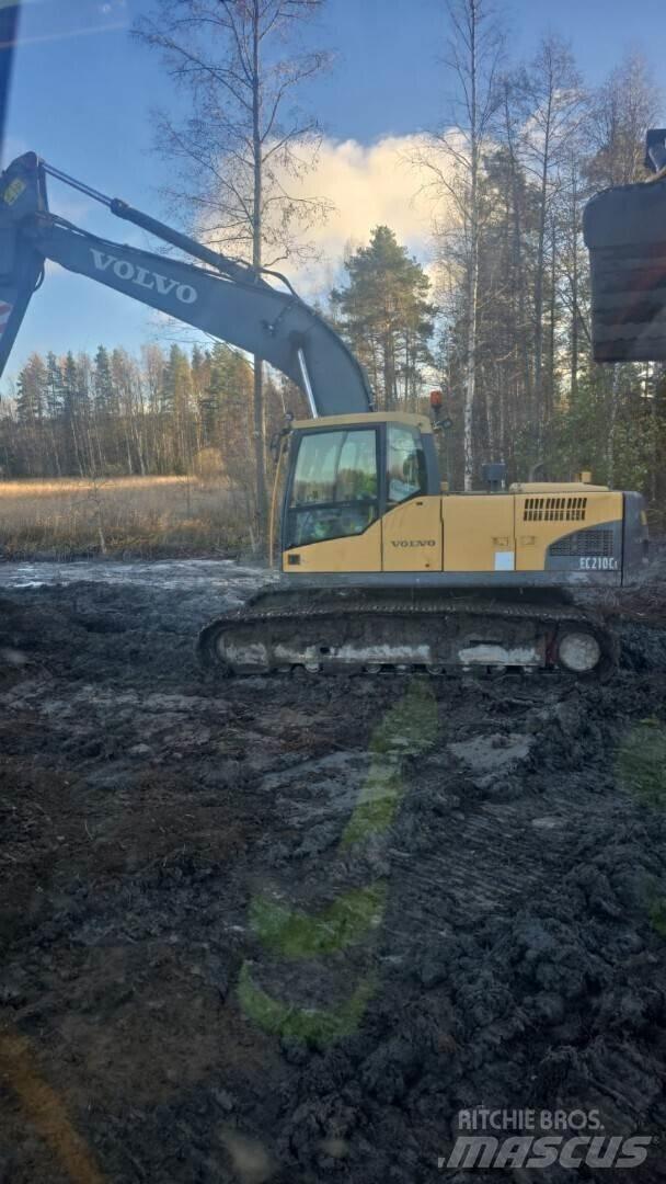 Volvo 210C Paletli ekskavatörler