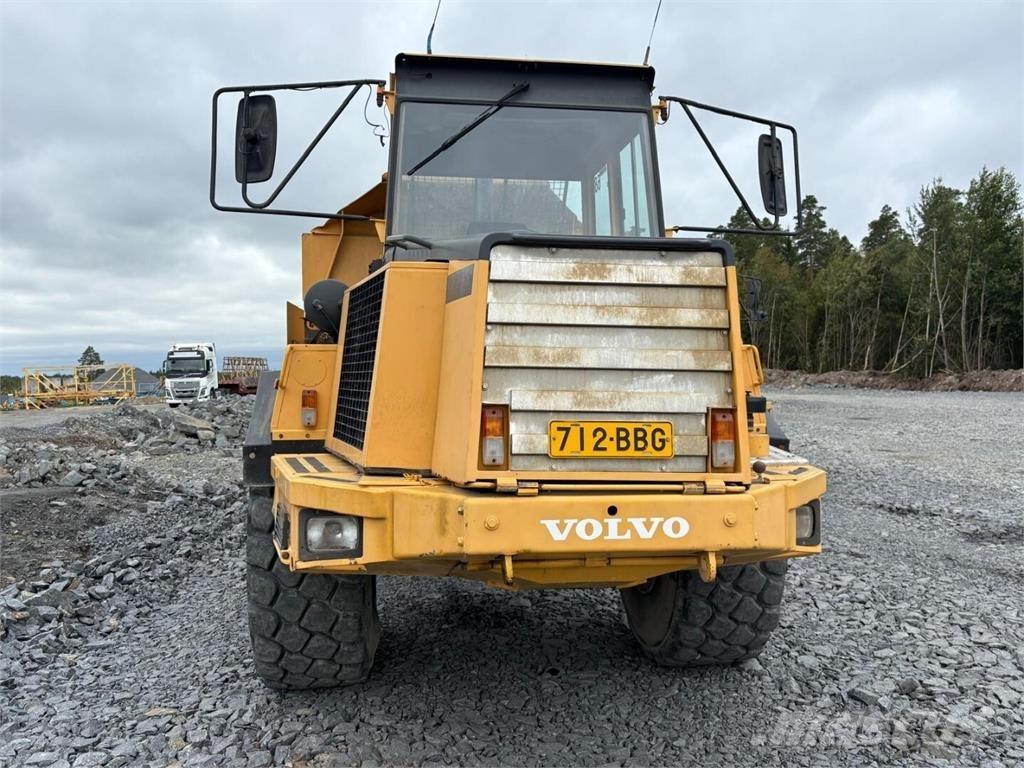 Volvo A 25 C Belden kirma kaya kamyonu
