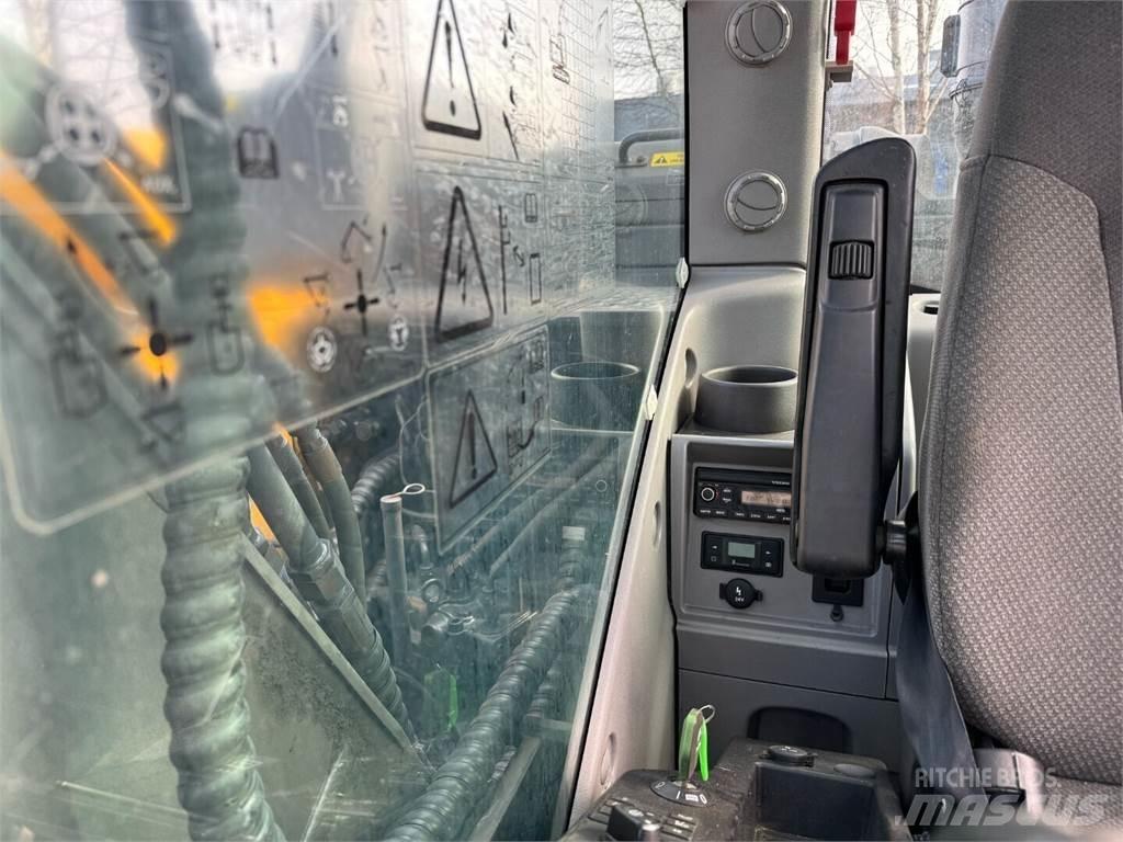 Volvo EC 140 EL Paletli ekskavatörler