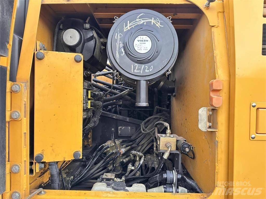 Volvo EC210CL Paletli ekskavatörler