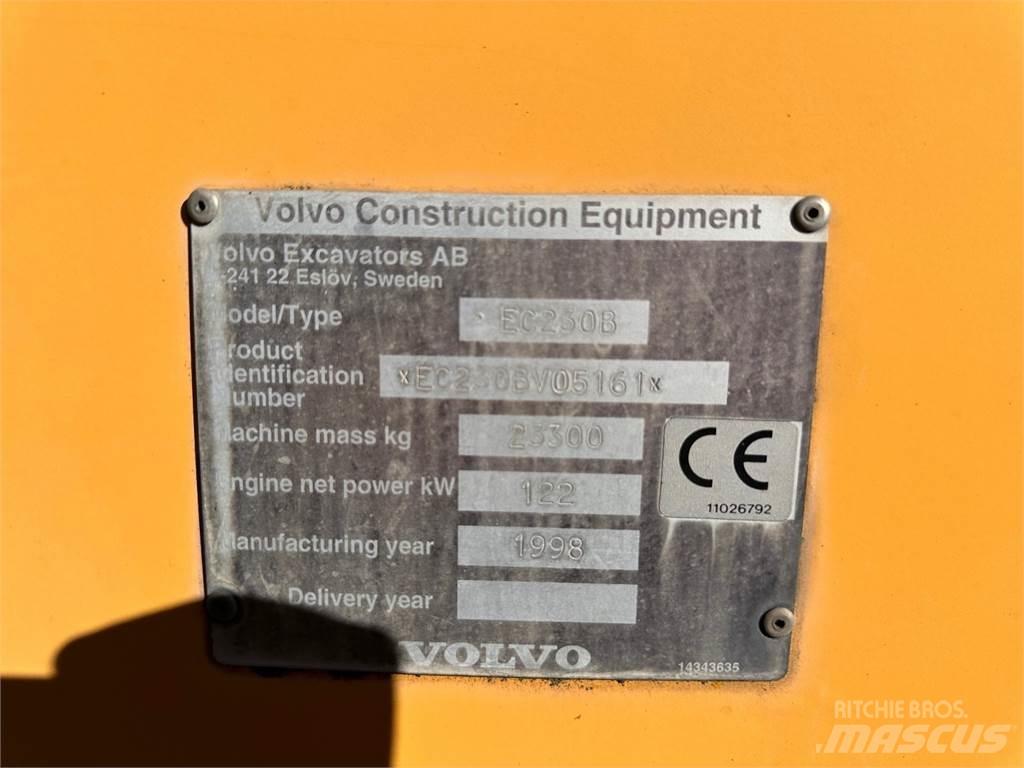 Volvo EC230B Paletli ekskavatörler