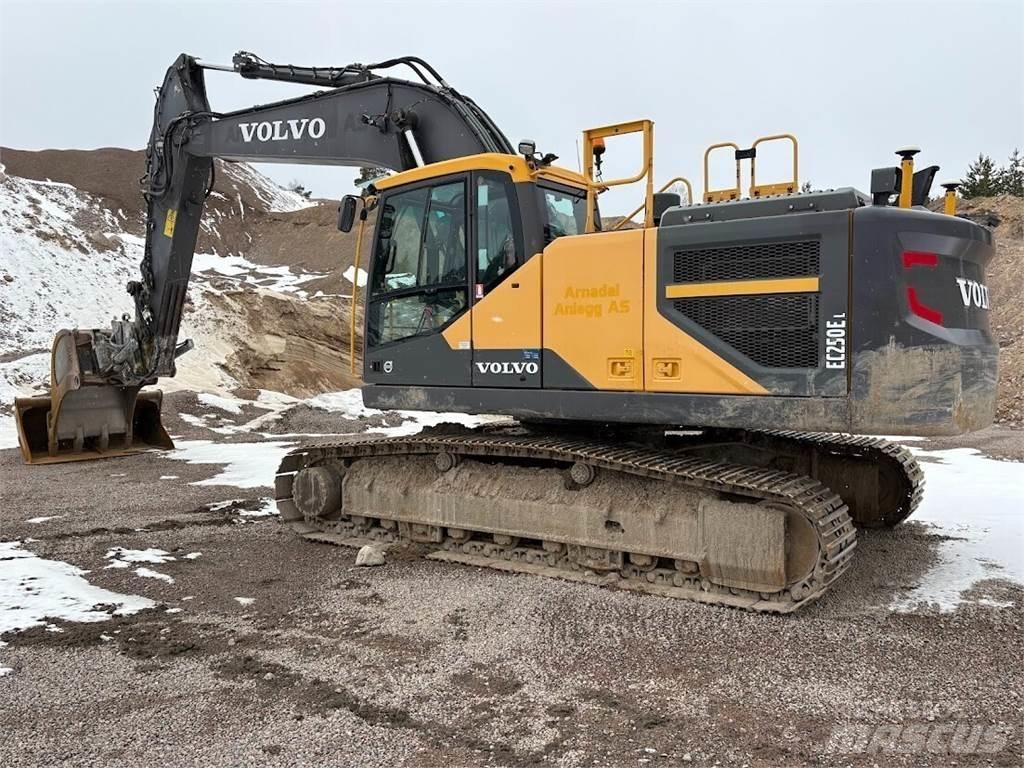 Volvo EC250EL Paletli ekskavatörler