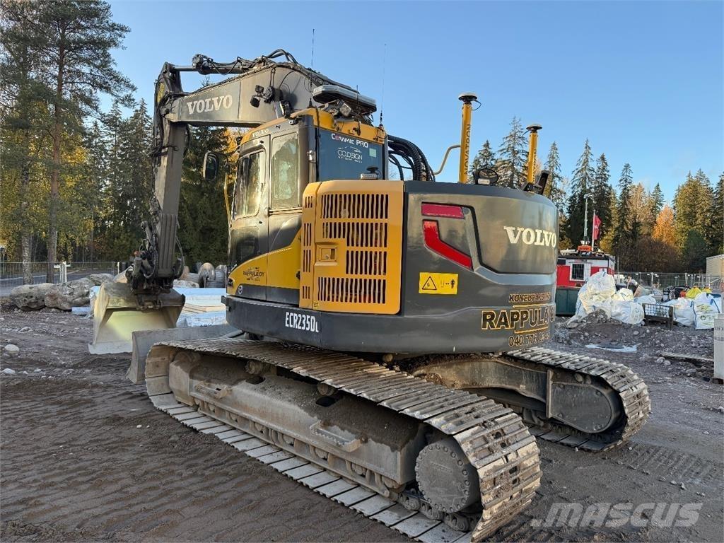 Volvo ECR235DL Paletli ekskavatörler