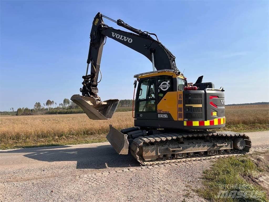 Volvo ECR235EL Paletli ekskavatörler