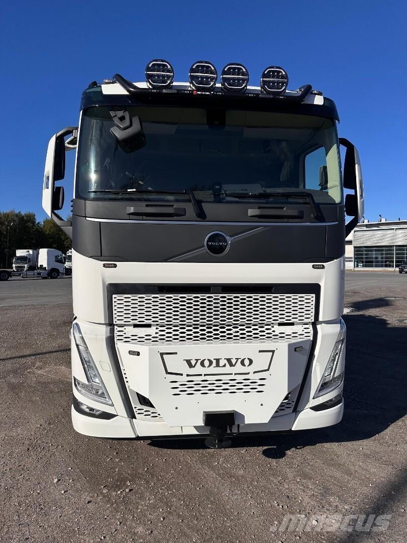 Volvo FH13 8x4 Yükleme vinçleri