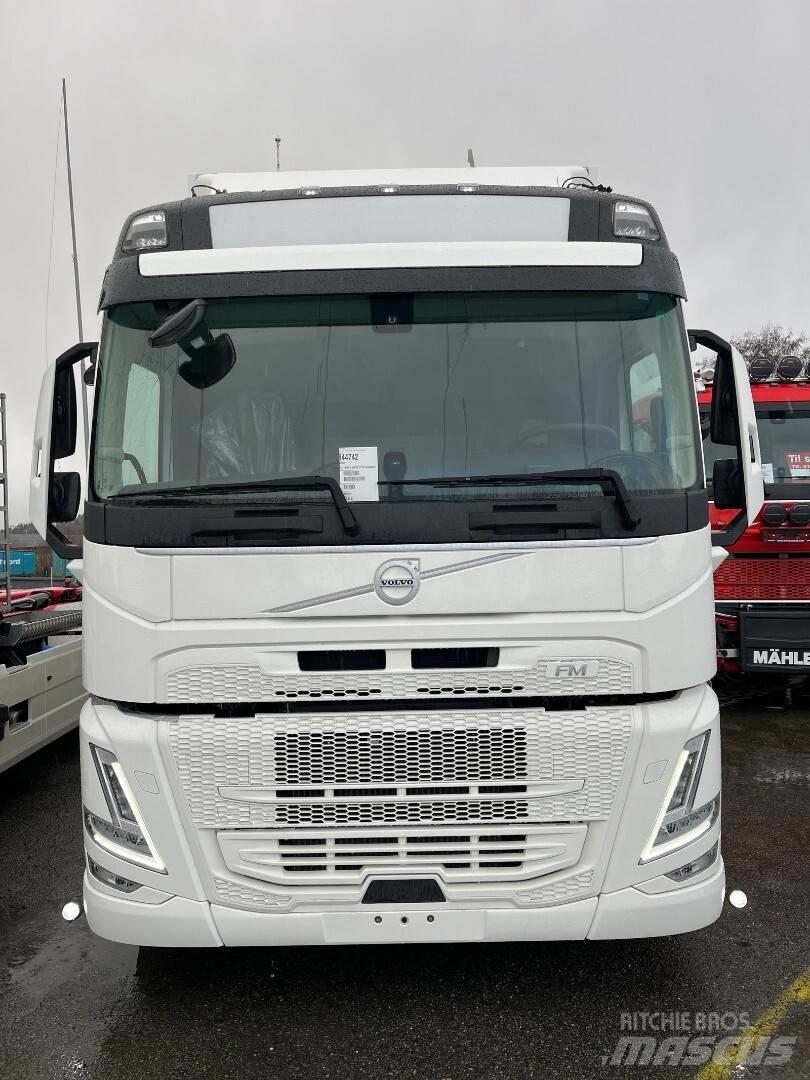 Volvo FM330 4x2 Kapali kasa kamyonlar