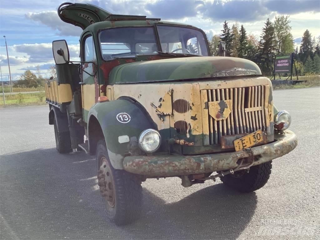 Volvo N 86 Flatbed kamyonlar
