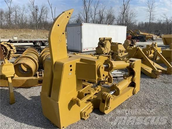 CAT D8 Kaziyici