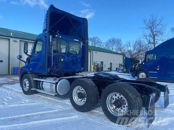 Freightliner CASCADIA 116 Çekiciler
