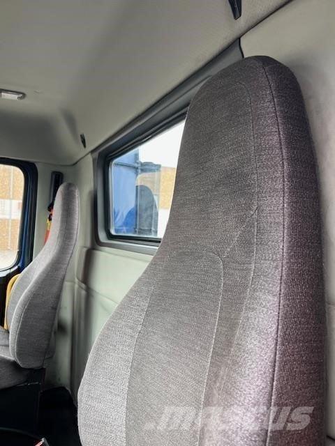 Volvo VNR64T300 Çekiciler