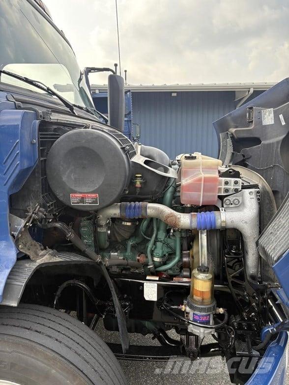 Volvo VNR64T300 Çekiciler