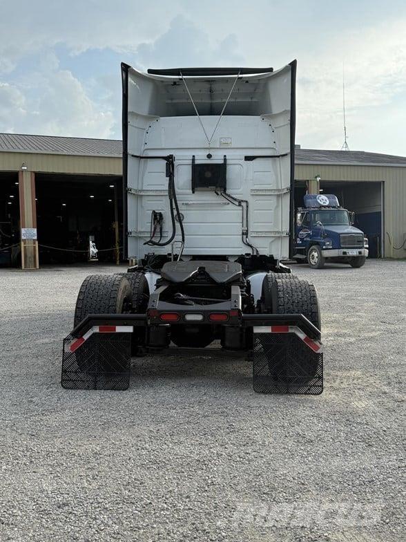 Volvo VNR64T640 Çekiciler