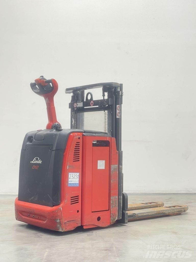 Linde D12-133 Yaya kumandali istif makinasi