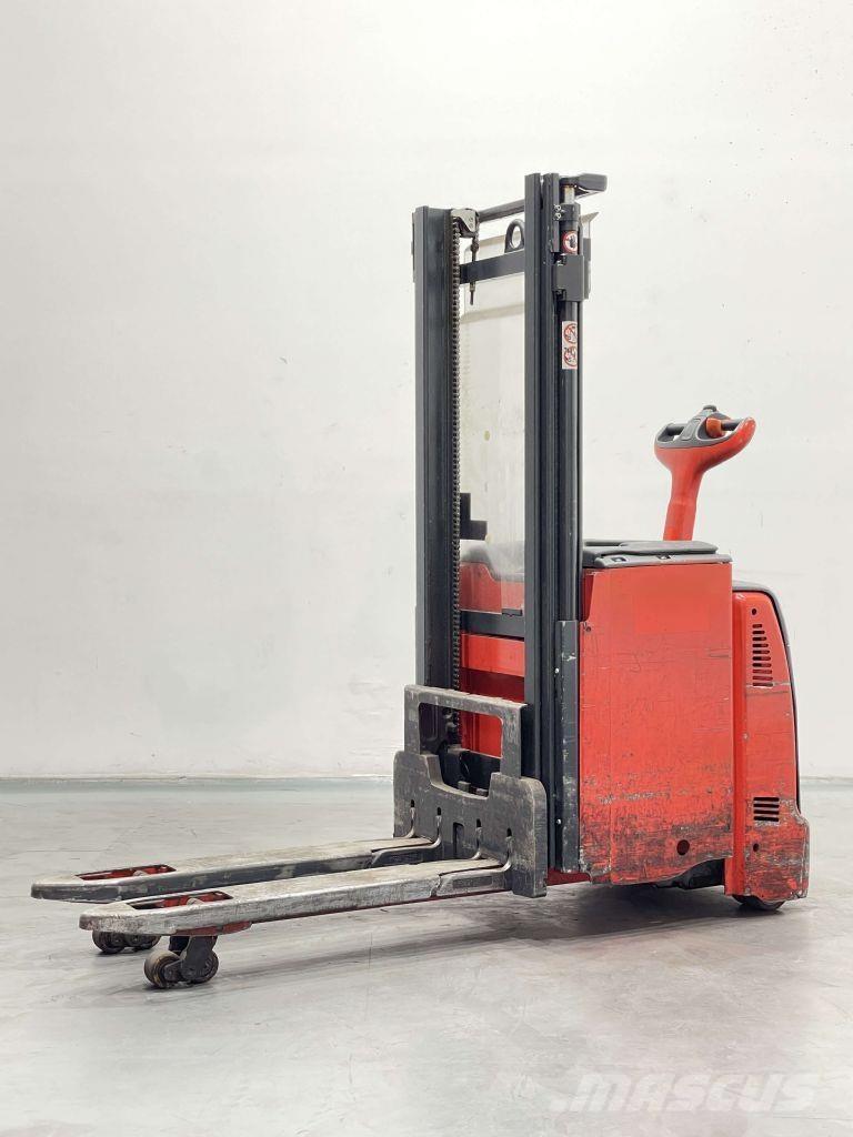 Linde D12-133 Yaya kumandali istif makinasi