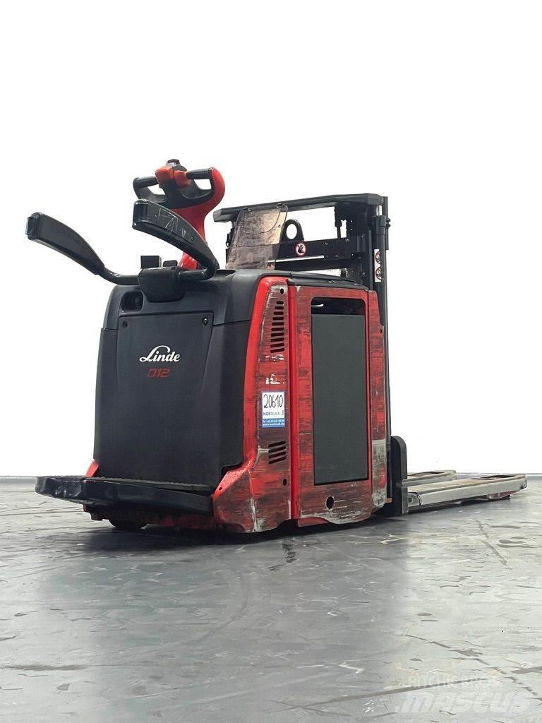 Linde D12AP-133 Yaya kumandali istif makinasi