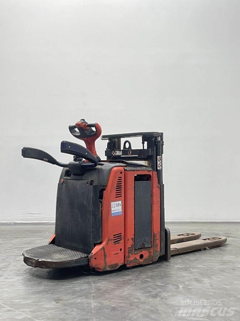 Linde D12AP-133 Yaya kumandali istif makinasi