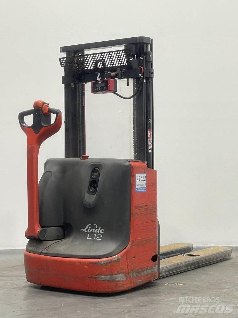 Linde L12 Yaya kumandali istif makinasi