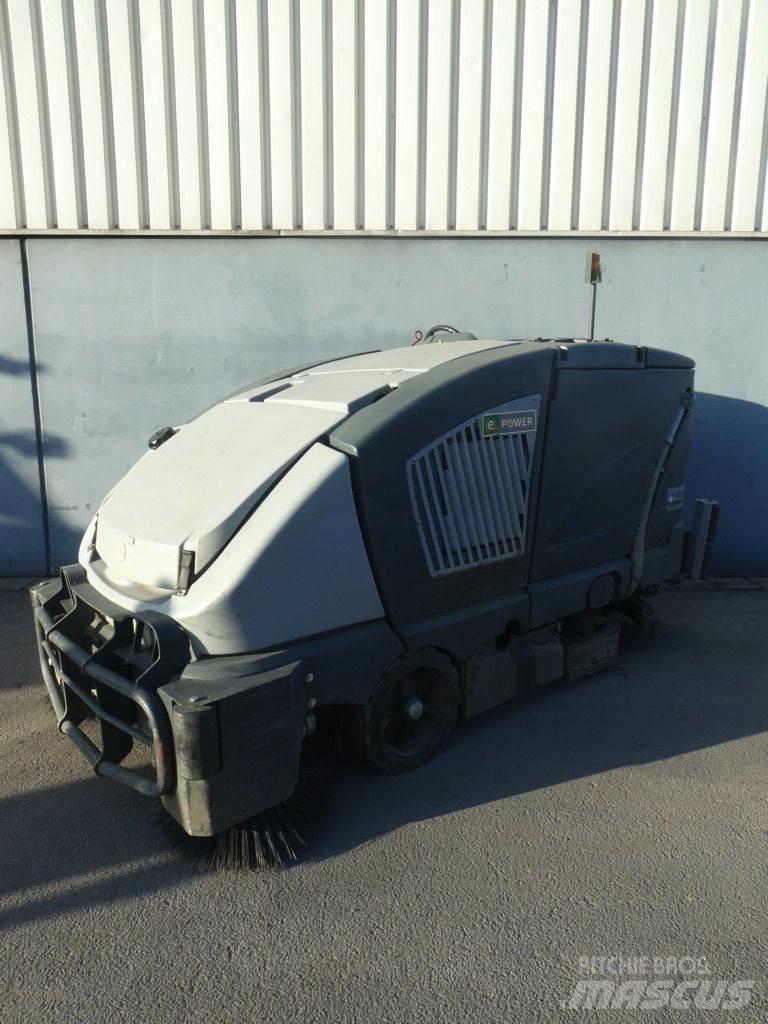 Nilfisk CS7000 1200B Cadde süpürücüler