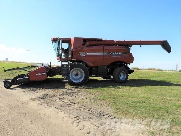 Case IH 8230 Biçerdöverler