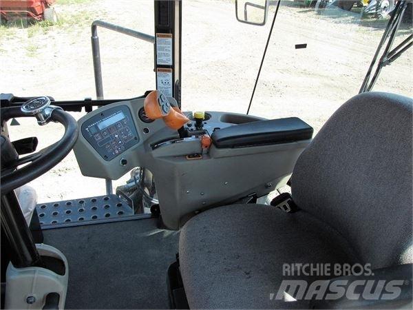 MacDon M150 Kendi yürür saman makinaları