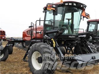MacDon M155 Kendi yürür saman makinaları