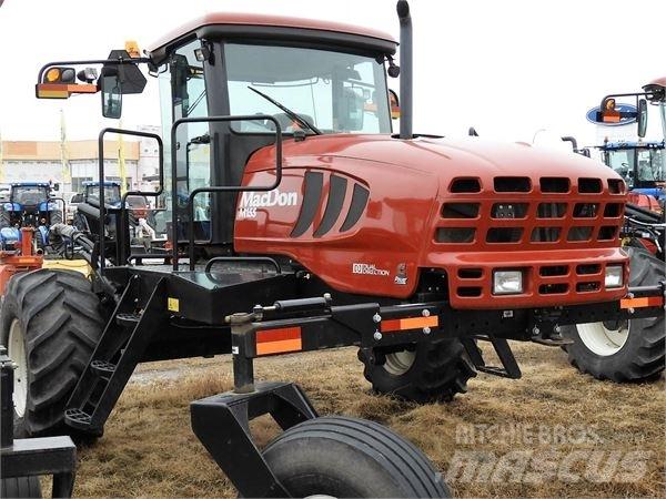 MacDon M155 Kendi yürür saman makinaları