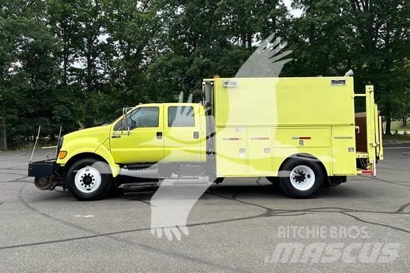 Ford F750 SD Diger