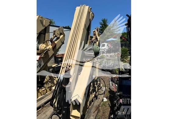 Hiab 8108-2 Tomruk vinçleri