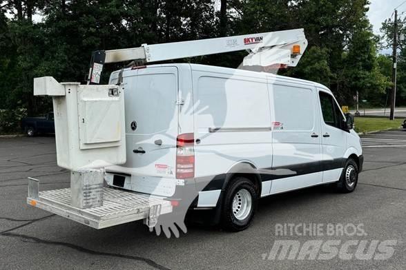 Skyvan UVN35A Araç üstü platformlar