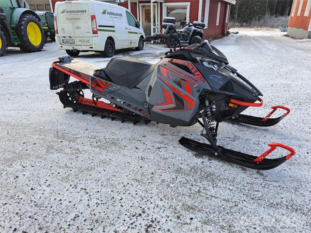 Arctic Cat M 8000 ALPHA Kar motosikletleri