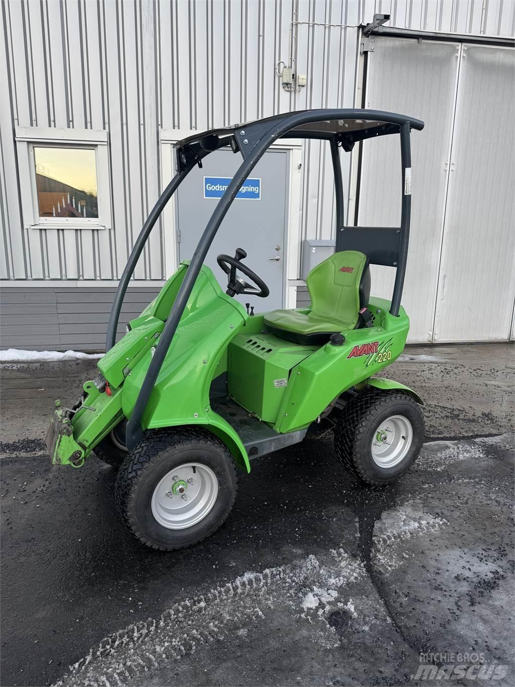 Avant 220 Skid steer loderler