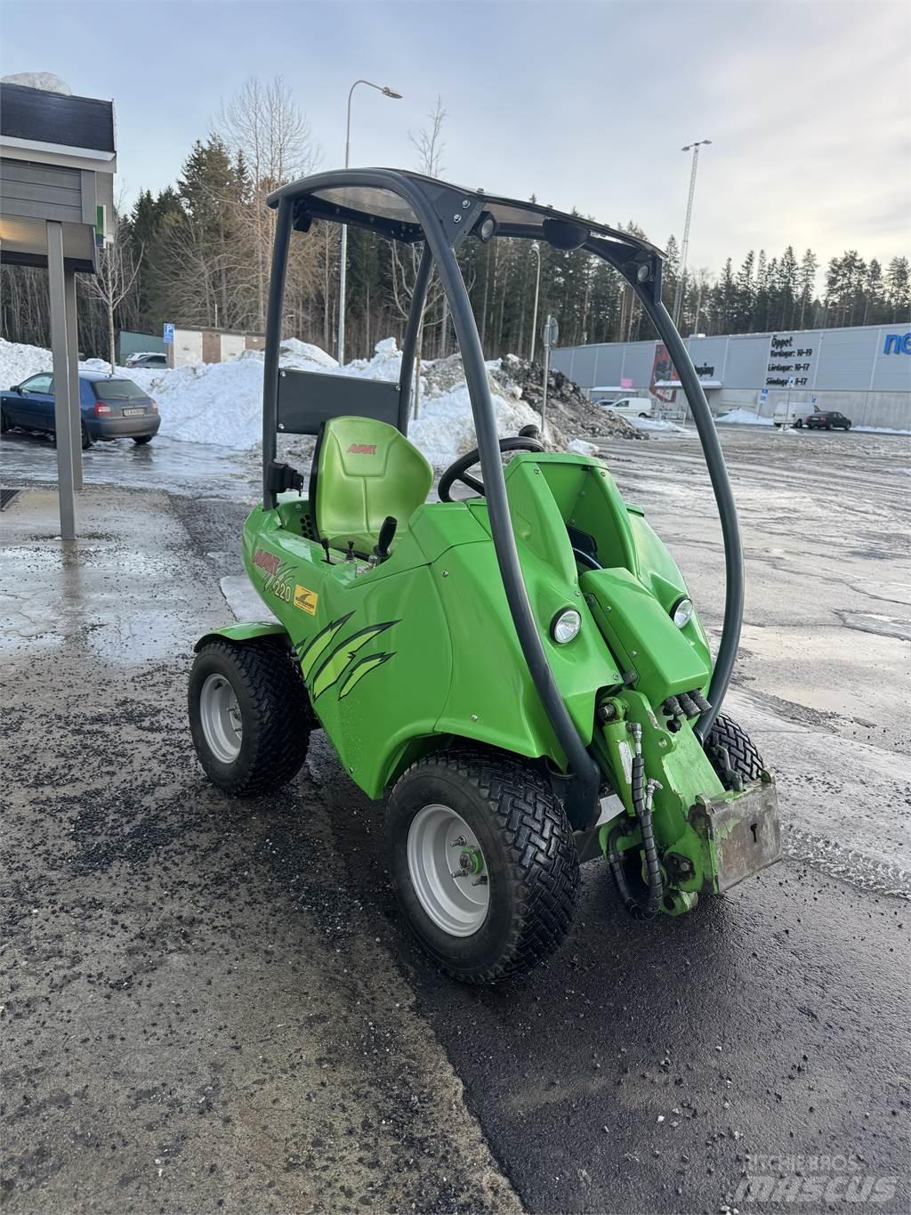 Avant 220 Skid steer loderler