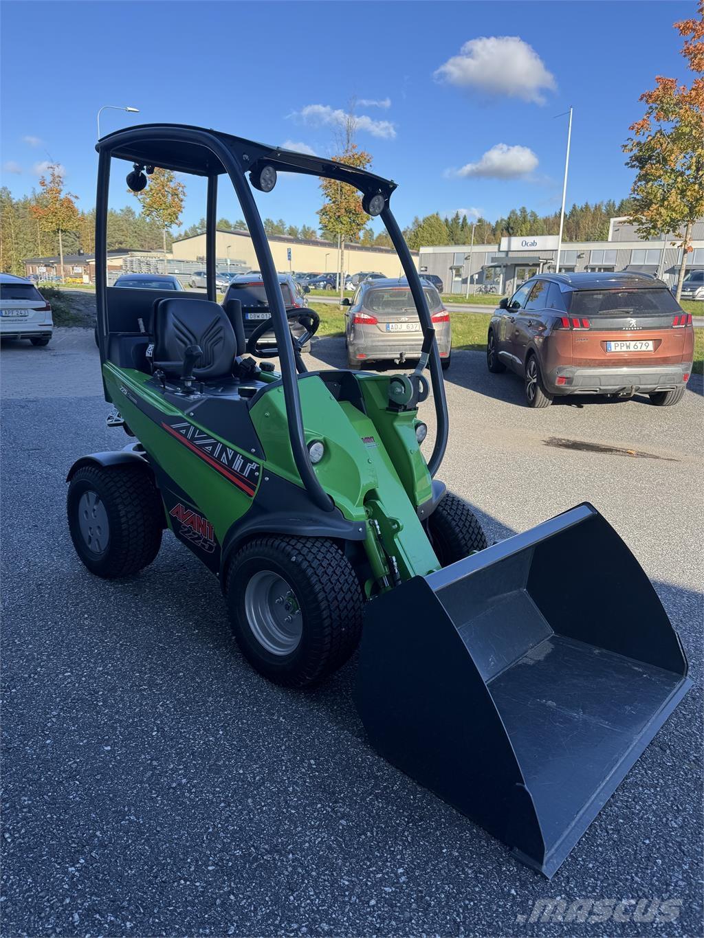 Avant 225 med skopa Skid steer loderler