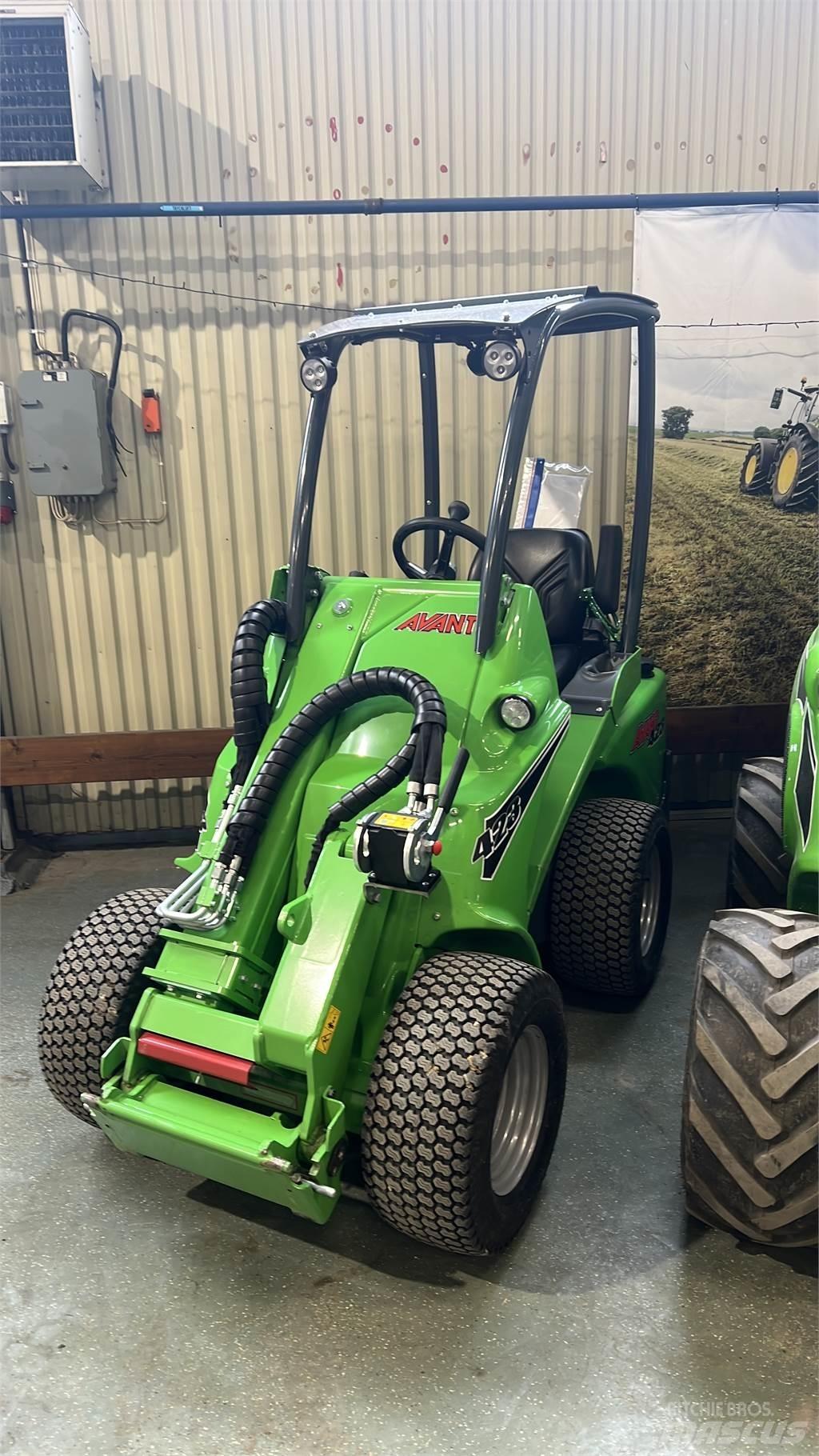 Avant 423 Skid steer loderler