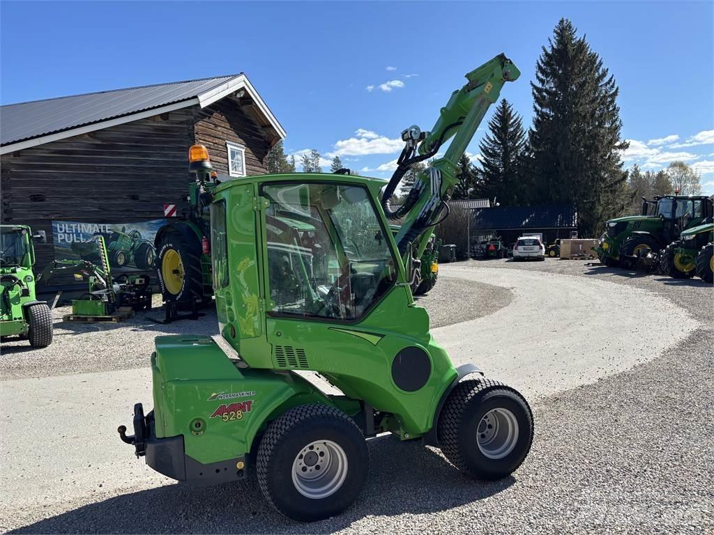 Avant 528 Skid steer loderler