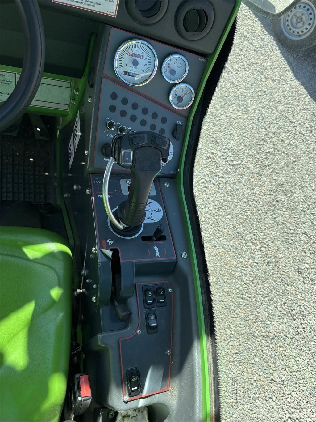Avant 528 Skid steer loderler