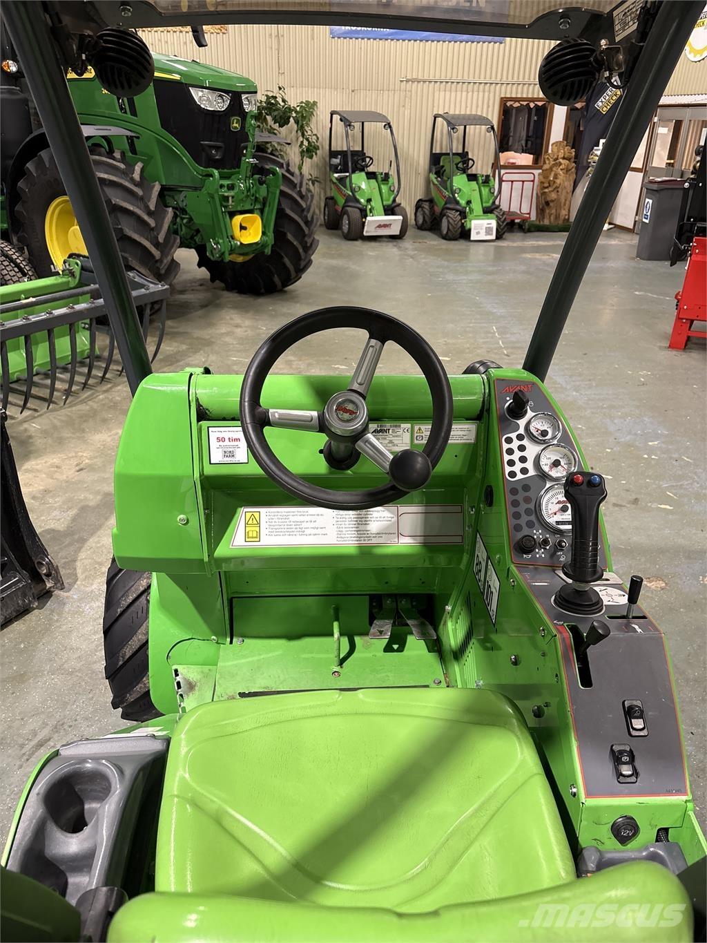 Avant 528 Skid steer loderler