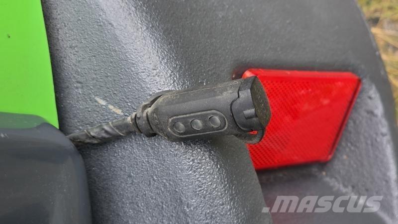 Avant 635i med L-hytt Skid steer loderler