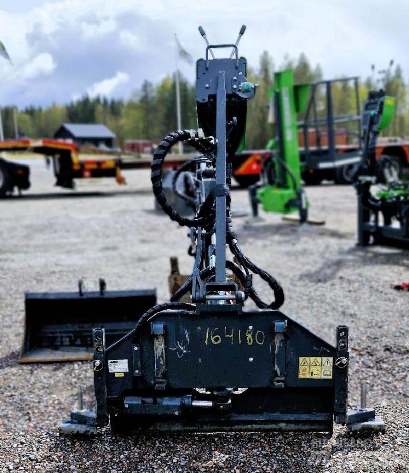 Avant Grävaggregat 210 Skid steer loderler