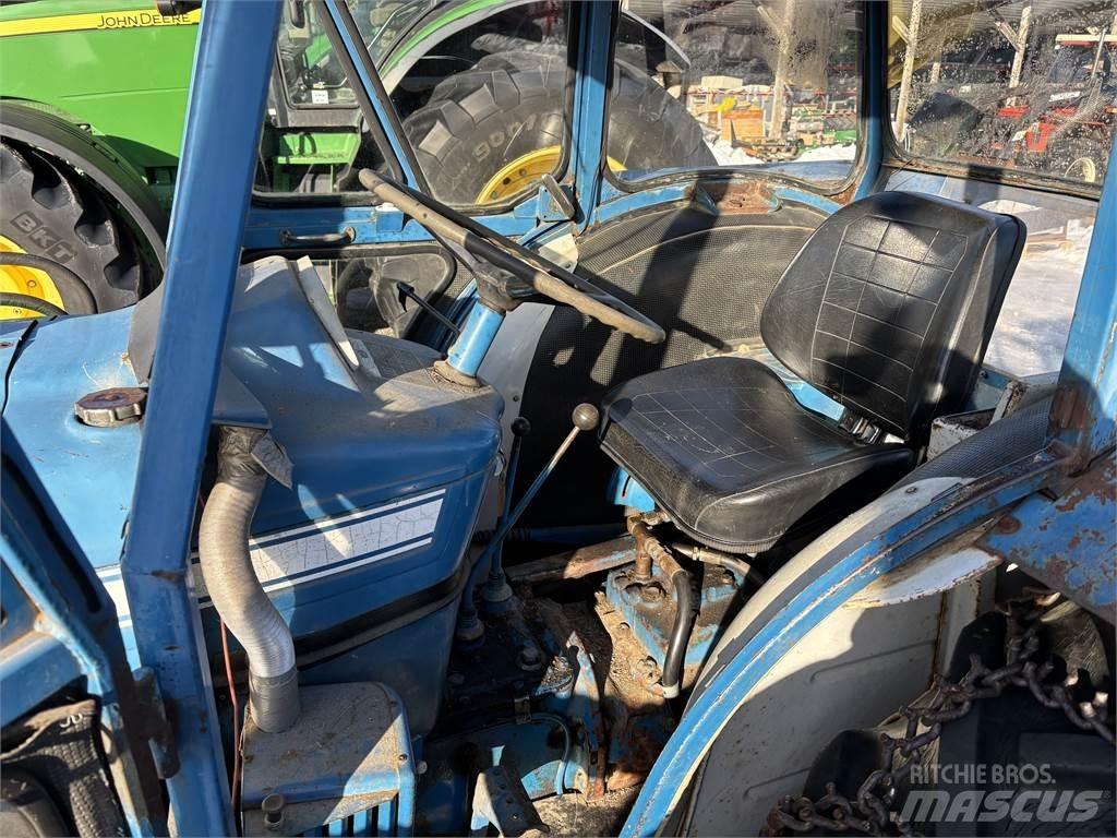 Ford 5000 med lastare Traktörler