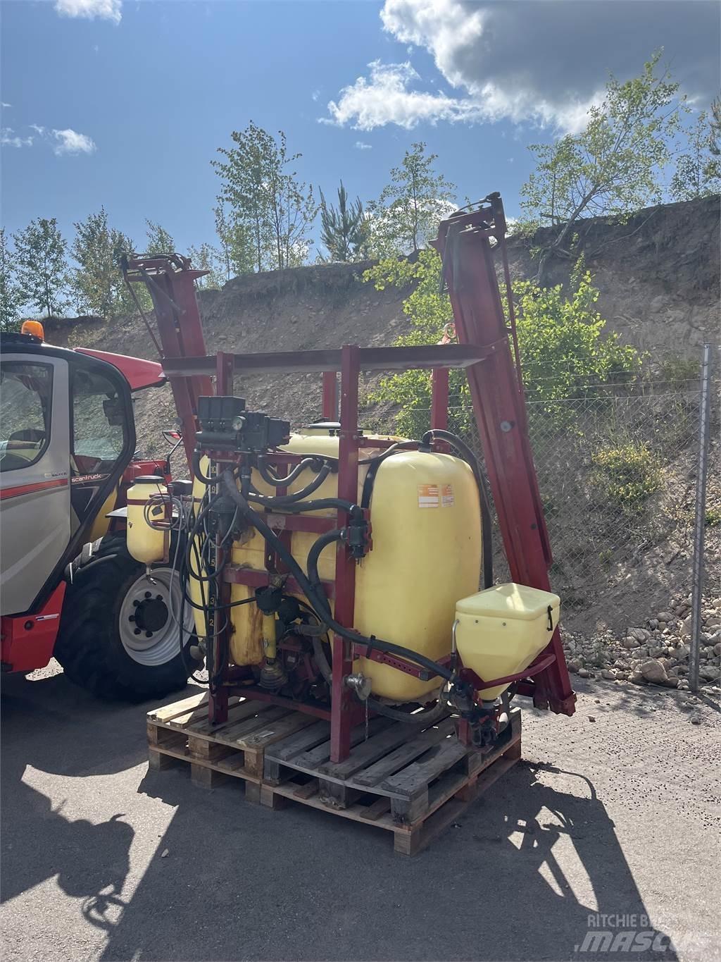 Hardi TLY 1000 Çekilir pülverizatörler