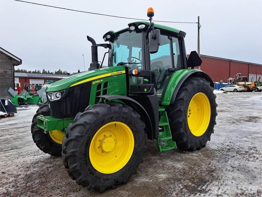 John Deere 6090M Traktörler