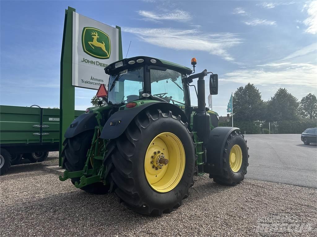 John Deere 6215R Traktörler